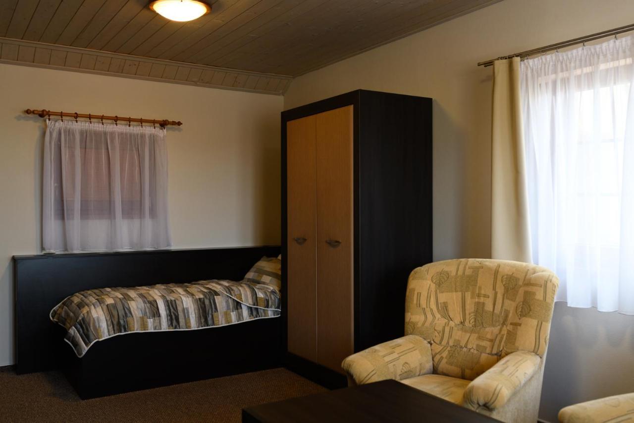 Vinarstvi U Kaplicky Hotel Zajeci Ngoại thất bức ảnh