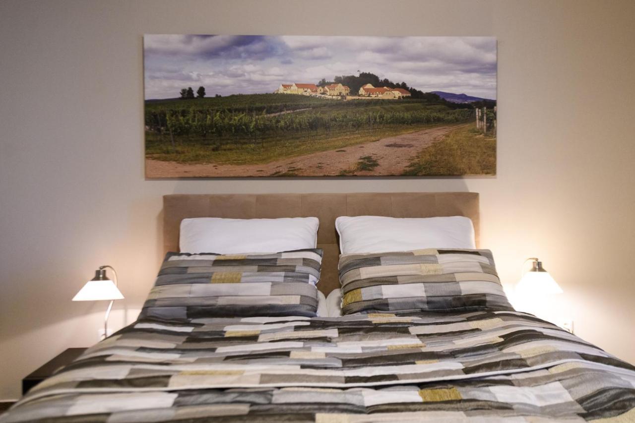 Vinarstvi U Kaplicky Hotel Zajeci Ngoại thất bức ảnh