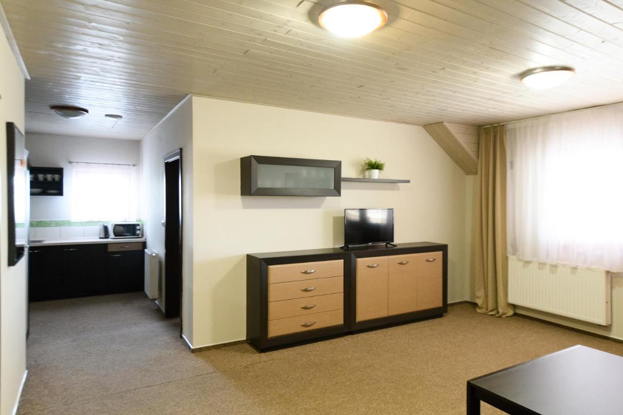Vinarstvi U Kaplicky Hotel Zajeci Ngoại thất bức ảnh