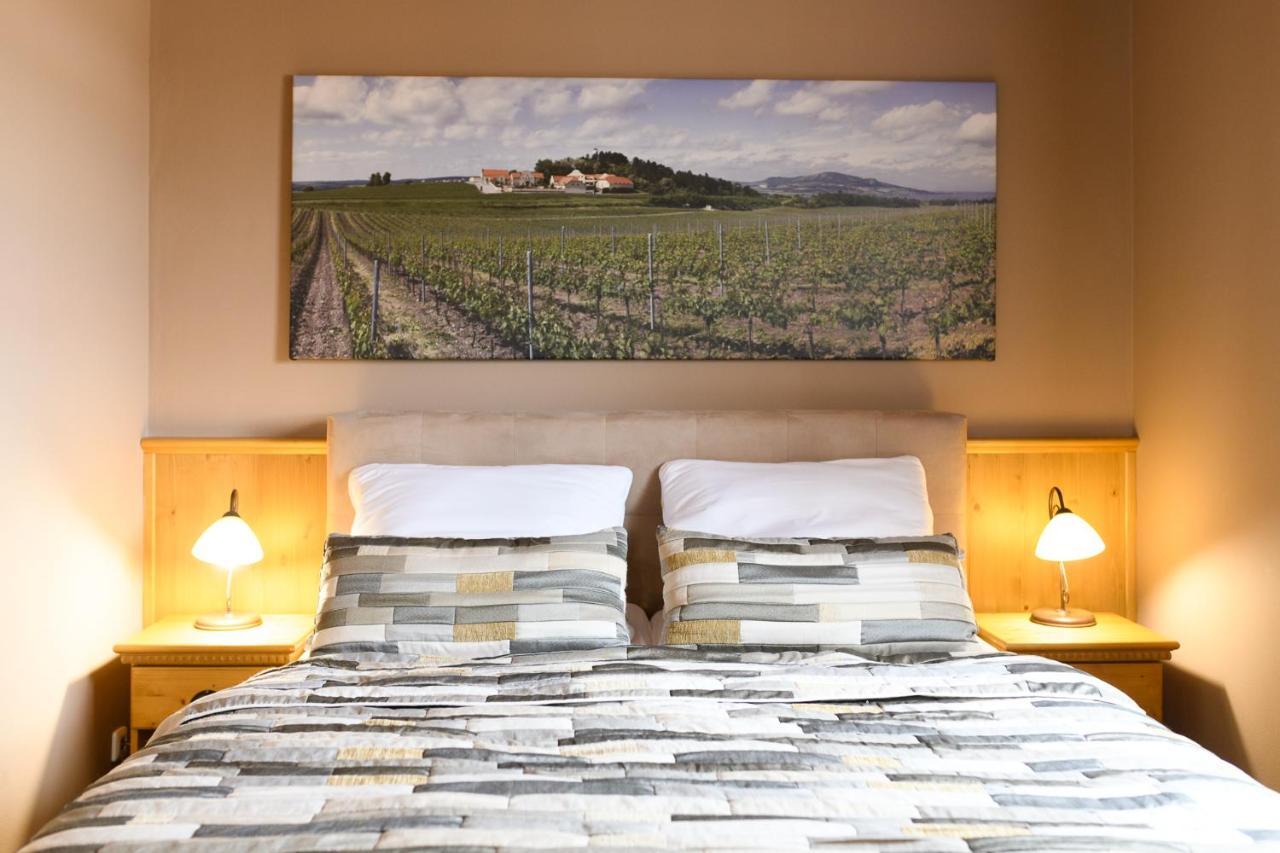 Vinarstvi U Kaplicky Hotel Zajeci Ngoại thất bức ảnh