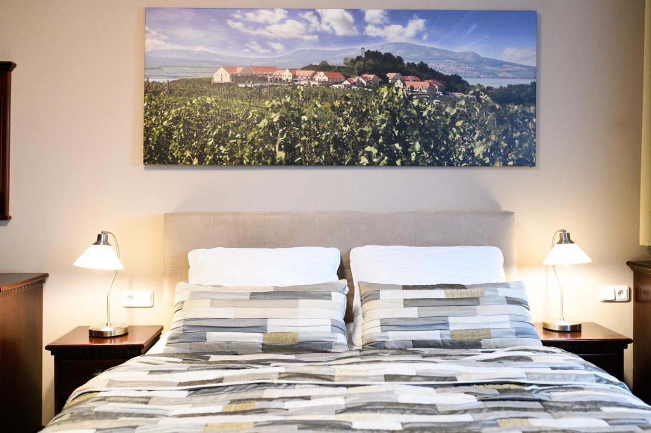 Vinarstvi U Kaplicky Hotel Zajeci Ngoại thất bức ảnh