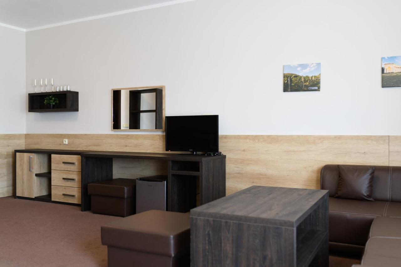 Vinarstvi U Kaplicky Hotel Zajeci Ngoại thất bức ảnh