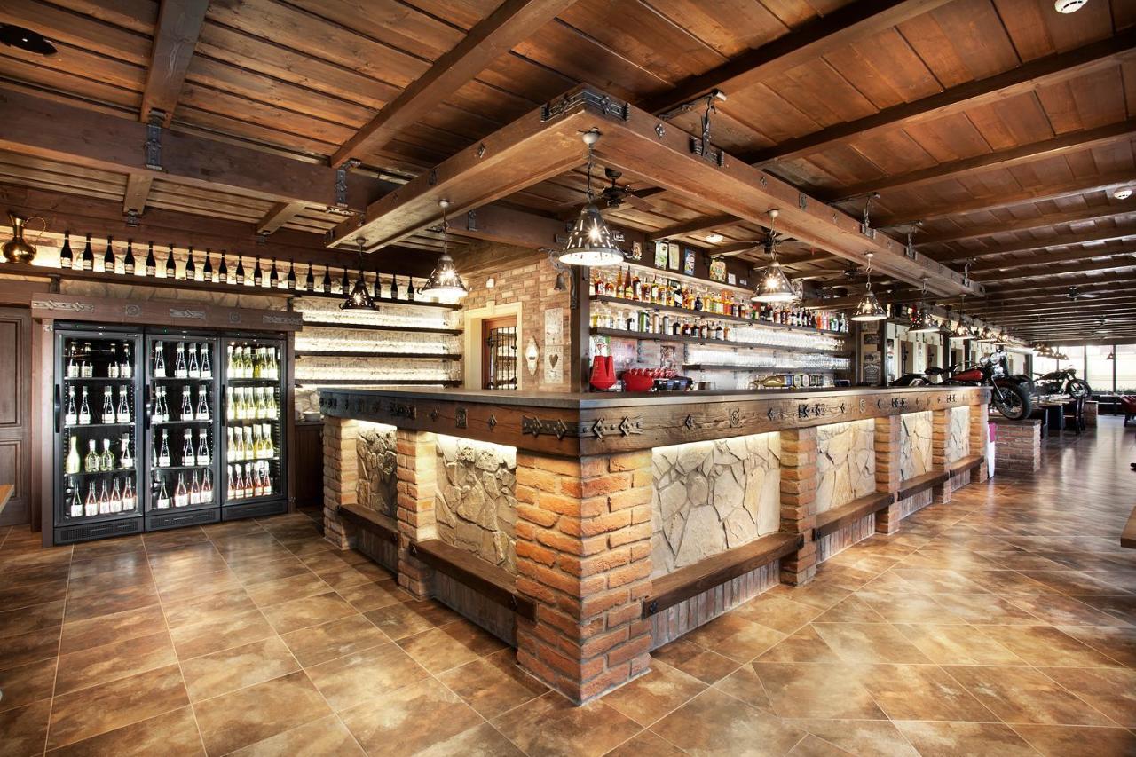 Vinarstvi U Kaplicky Hotel Zajeci Ngoại thất bức ảnh