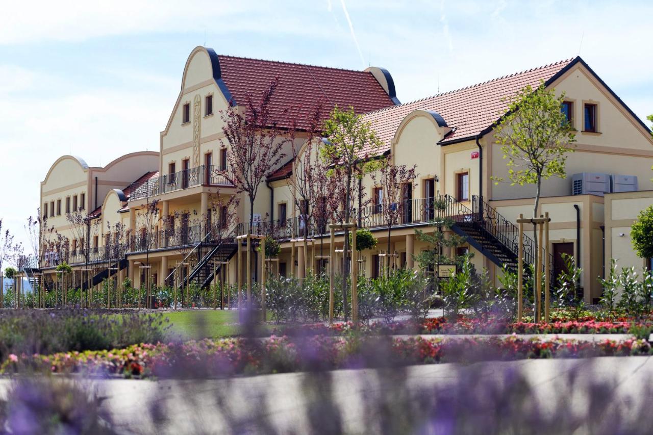 Vinarstvi U Kaplicky Hotel Zajeci Ngoại thất bức ảnh
